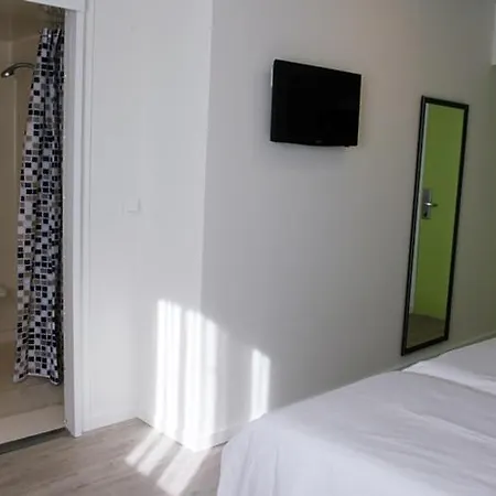 Checkin Urban Nevada Hotel 3*