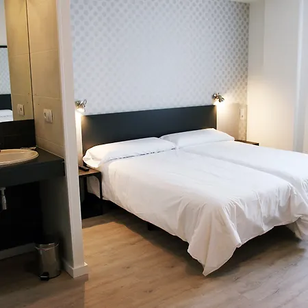 Checkin Urban Nevada ホテル アルミージャ